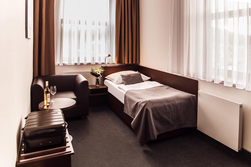 Interhotel Злин Экстерьер фото