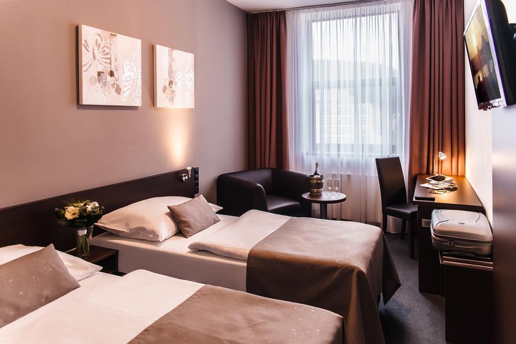 Interhotel Злин Экстерьер фото