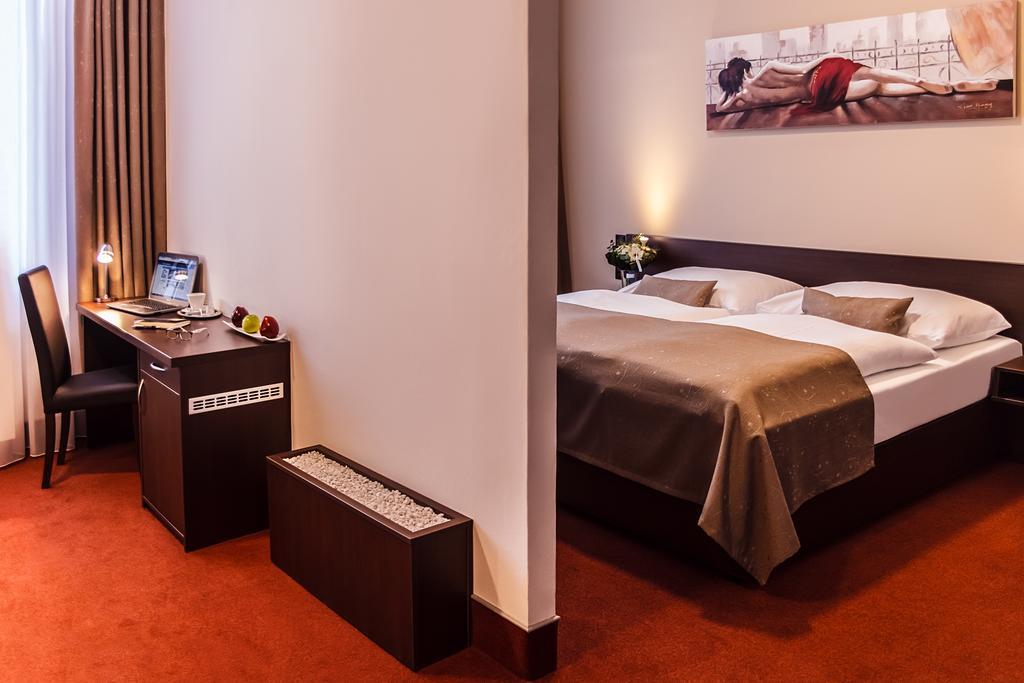 Interhotel Злин Экстерьер фото
