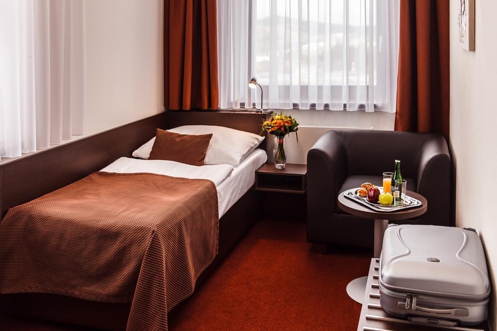 Interhotel Злин Экстерьер фото